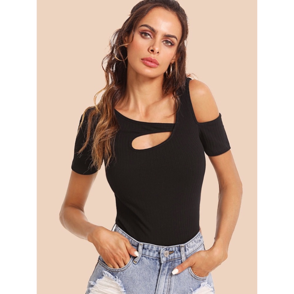 Cutout ribbed top